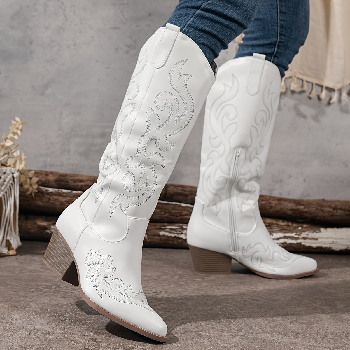 Knee-High Women's Cowboy Boots with Block Heel and Embroidered Detail