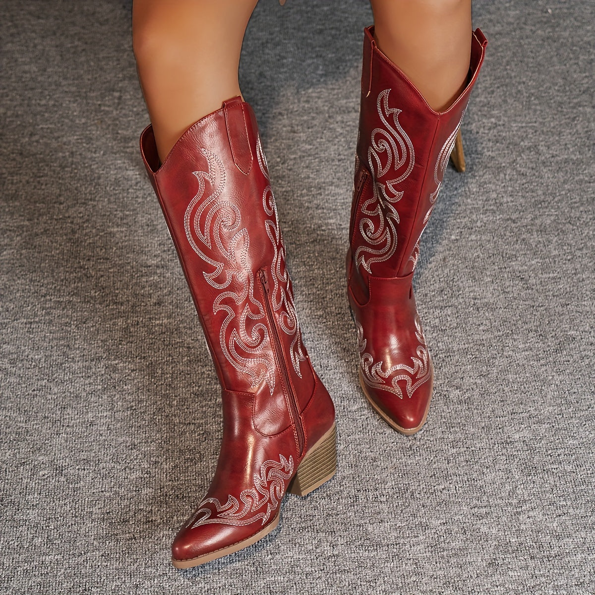 Knee-High Women's Cowboy Boots with Block Heel and Embroidered Detail