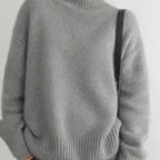 Luxurious Oversized Turtleneck Cashmere Sweater for Women – Soft Warm and Elegant