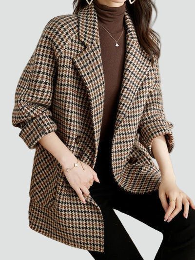 Oversized Checkered Wool Coat for Women with Double-Breasted Closure and Wide Lapels