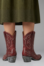 Western-Inspired Leather Mid-Calf Boots with Embroidered Detailing for Year-Round Style