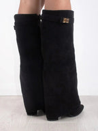 Elegant Women's Shoes with Golden Accents for Any Occasion