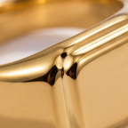 Bella Signet Ring