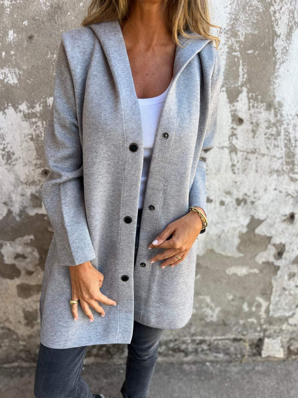 Lightweight Long Hooded Jacket for Stylish Mid-Season Comfort for Women